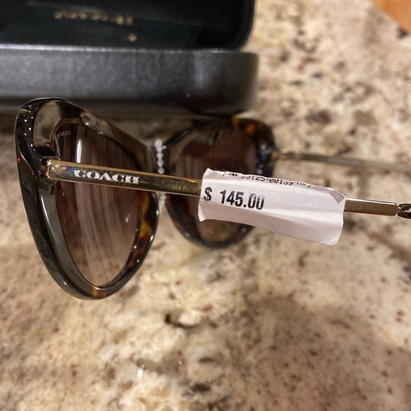 NWT COACH HC8247 CATEYE WOMEN’S SUNGLASSES WITH CASE AND CLEAN CLOTH - Picture 6 of 11